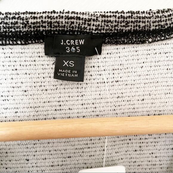 J. Crew 365 Bouclé Peplum blouse gray sleeveless - Picture 3 of 6